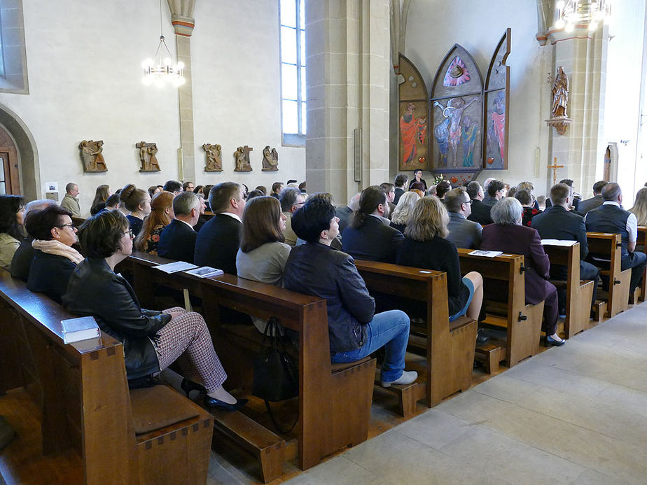 Feier der 1. Heiligen Kommunion in Sankt Crescentius (Foto: Karl-Franz Thiede)